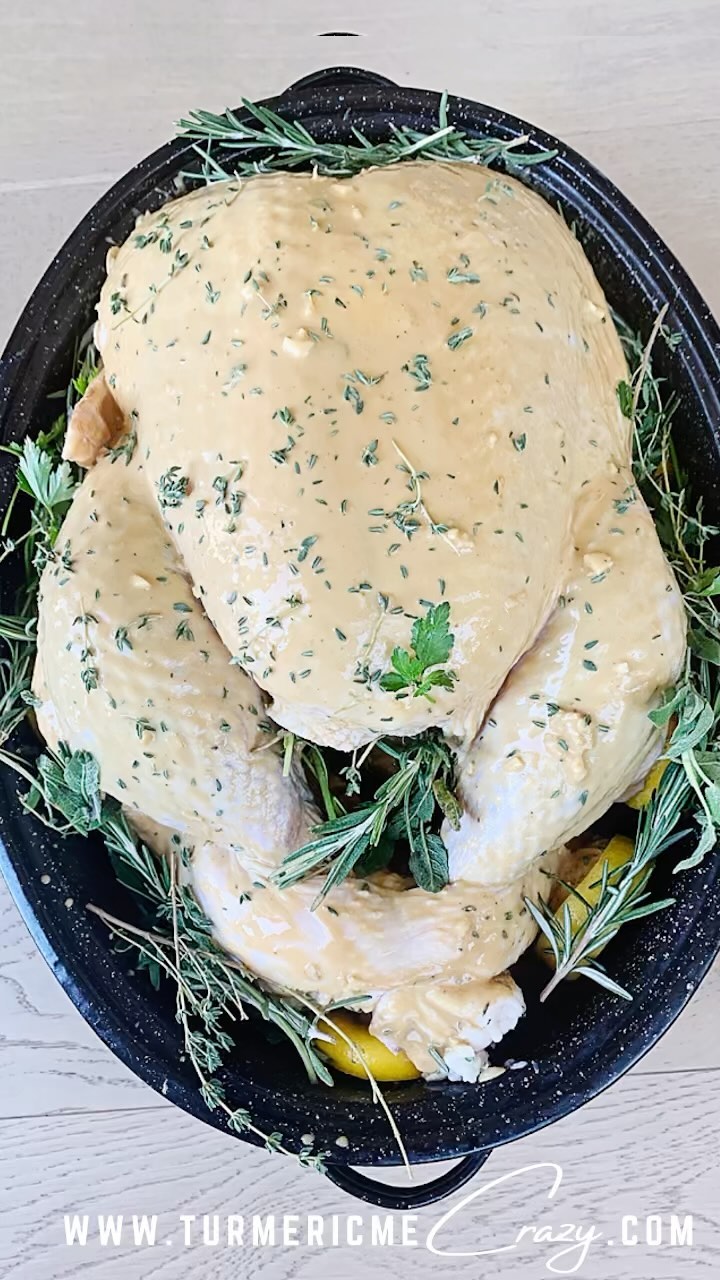 Will you cook a turkey this Easter? What marinade will you use? Make sure to save that left over gravy & make Canadian Poutine! 

Recipe link in my bio: under poutine! 

https://turmericmecrazy.com/the-most-incredible-canadian-poutine/

#turkeydinner #gravy #turkeyandgrqvy #leftoverturkey #leftovergravy #poutine #canadianpoutine  #easterdinner