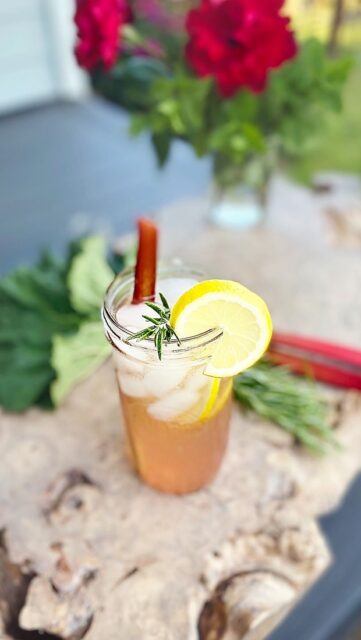 This quick & easy Rhubarb Cordial Lemonade is so delightfully refreshing and delicious! It’s another great way to cool down this summer and a fantastic use of all that fresh garden rhubarb!

Full Recipe link in my bio: https://turmericmecrazy.com/the-best-rhubarb-cordial-lemonade/

#rhubarb, #rhubarbcordial, #rhubarbrecipe, #rhubarbdrink, #summertime #summertimedrink #rhubarbseason #rhubarbrhubarbrhubarb #usethatrhubarb #cleaneating #wholefoods