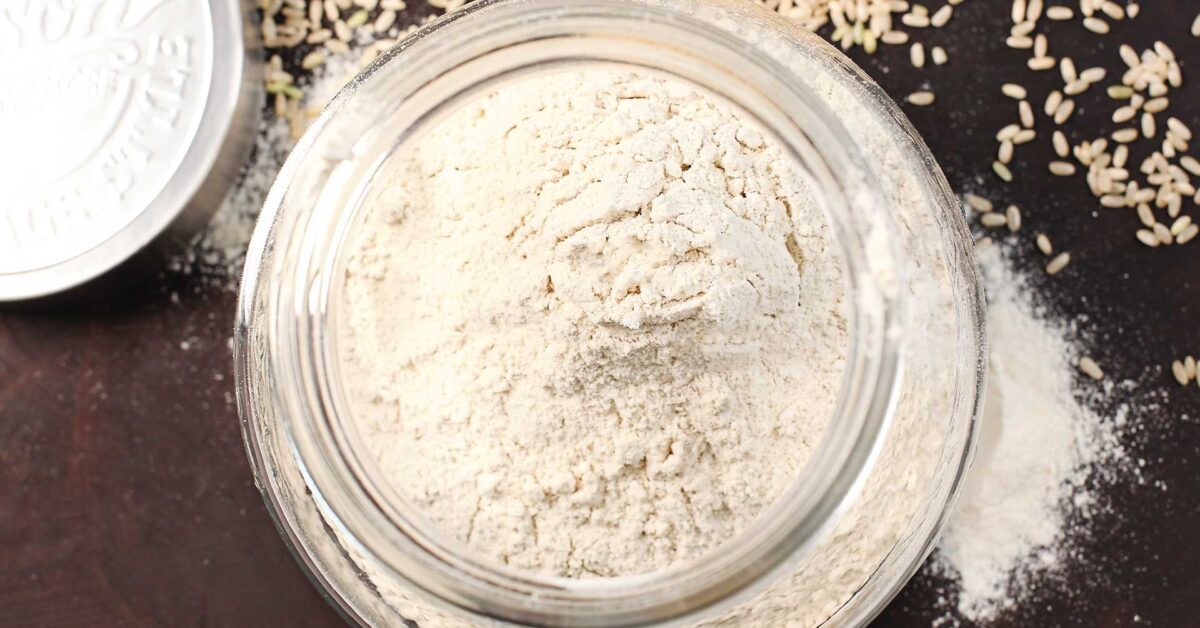 Easily make your own Gluten Free Flours! Soft & fluffy DIY brown rice flour in 3 simple steps to use in all of your gluten free baking! gluten free flours, brown rice flour, how to make your own flour, grind your own flour, blender flours