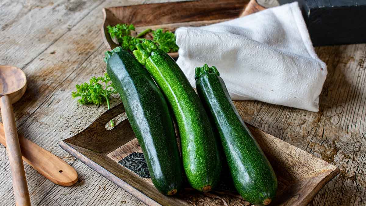 How To Make Zucchini Noodles (4 Easy Ways)