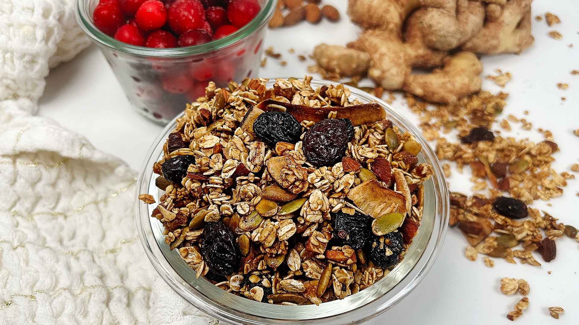 Discover the art of crafting delectable homemade granola with our step-by-step guide. From choosing wholesome ingredients to achieving the perfect crunch, our blog has all the tips and tricks you need. Say goodbye to store-bought granola and hello to a healthier, tastier breakfast option. Try it now! #homemade, #granola, #granolarecipe, #classicgranola, #cooking, #savemoneyongroceries, #healthyrecipes