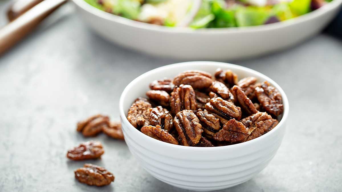 Craving a sweet and spicy snack? Look no further! Our mouthwatering Maple Spice Roasted Pecans will satisfy your snack cravings and delight your taste buds. These pecans are a delightful blend of sweetness, warmth, and crunch, making them an ideal treat for both casual snacking and holiday gatherings! #maplespice #roastednuts #roastedpecans #candiedpecans #DIYholidaygift #fallflavours #sweetandsavoury